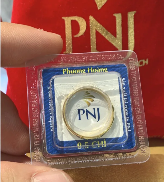 nhẫn trơn ép vỉ pnj